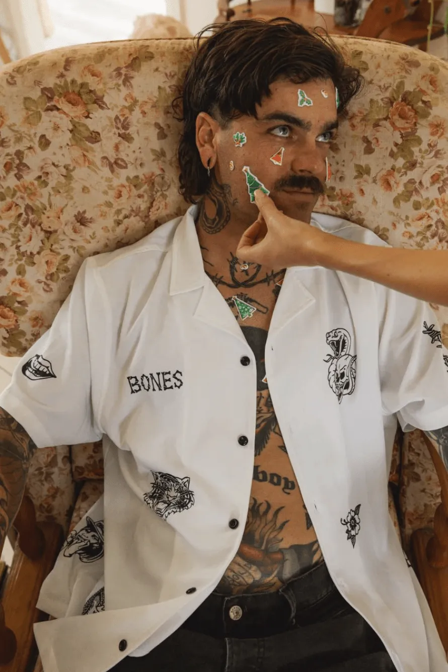 BILLY BONES CLUB CLUB INK BOWLO SHIRT - WHITE