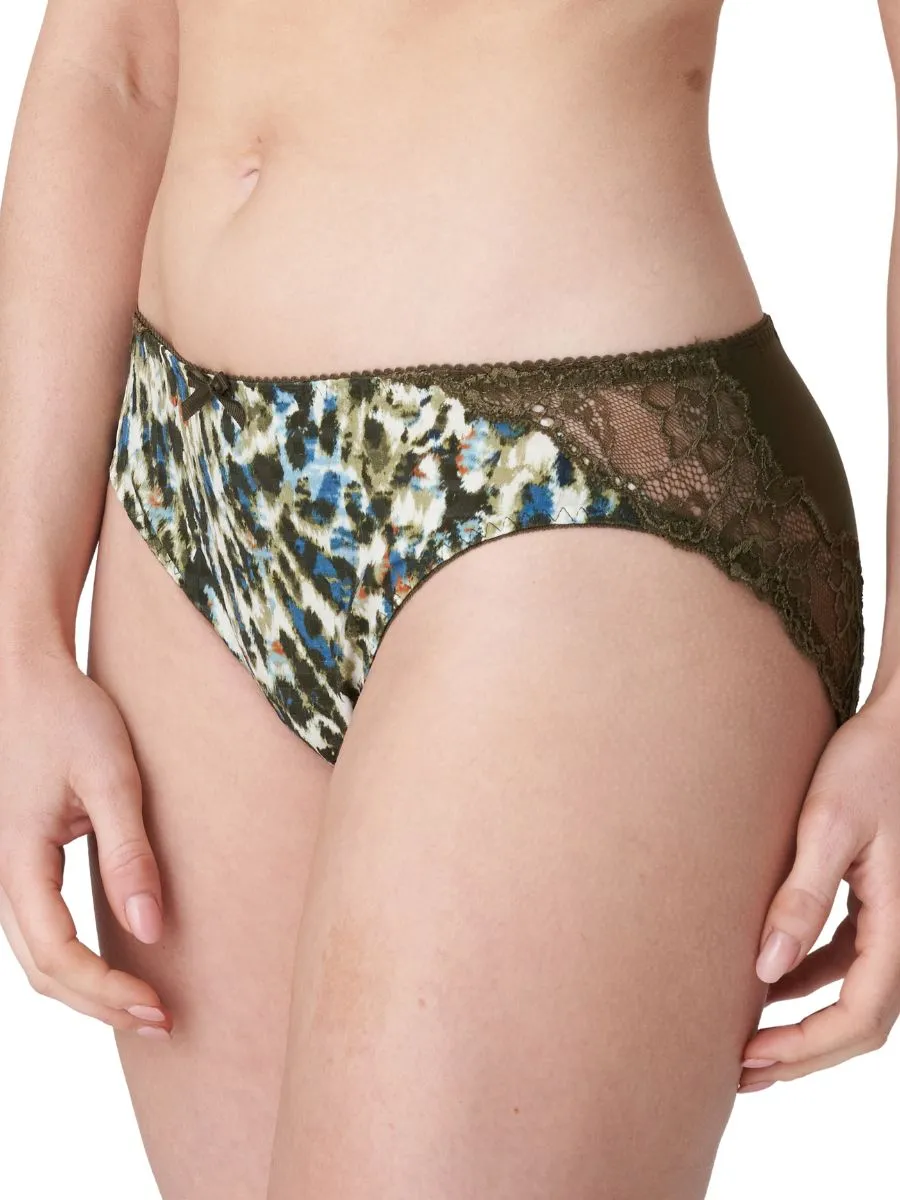Madison Rio Brief